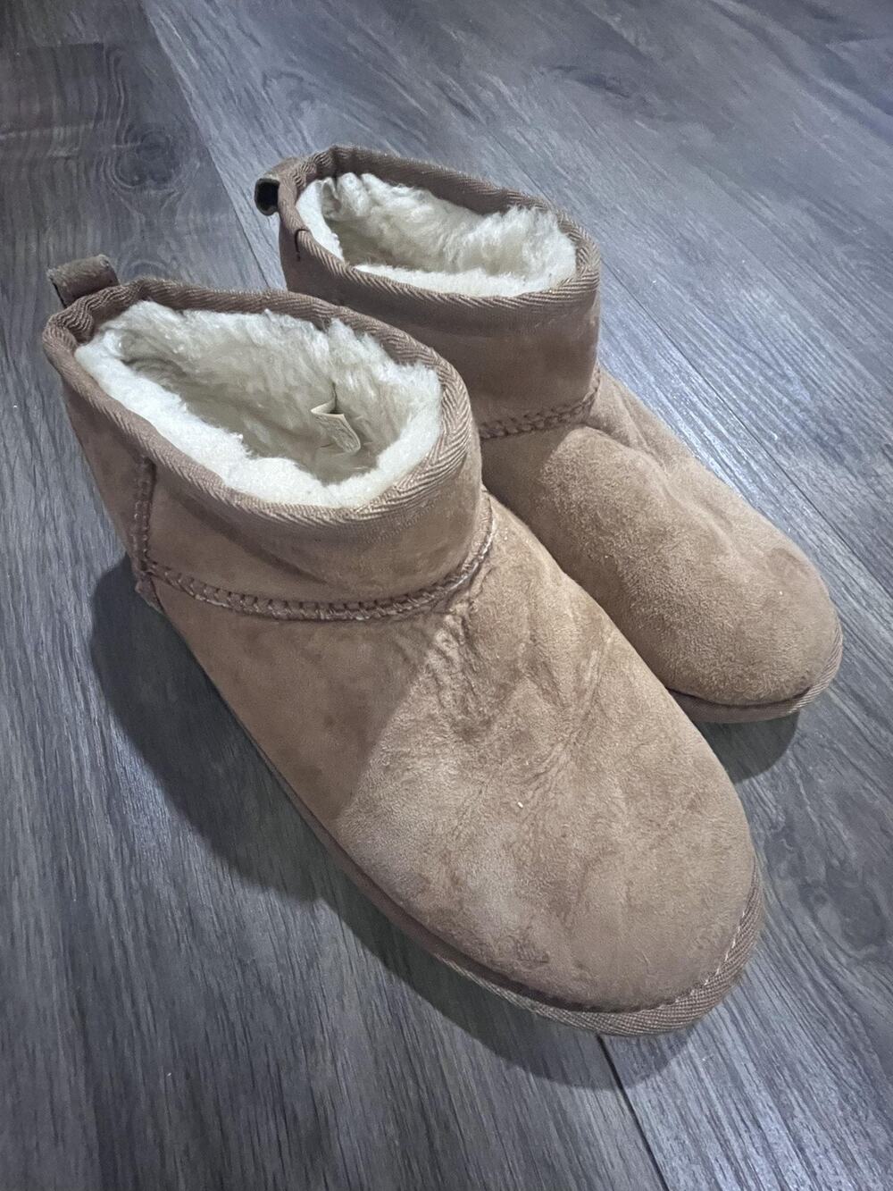 UGG Slipper Women's Size 5 Brown Bootie Shearling Lined Suede Slip-On Ankle